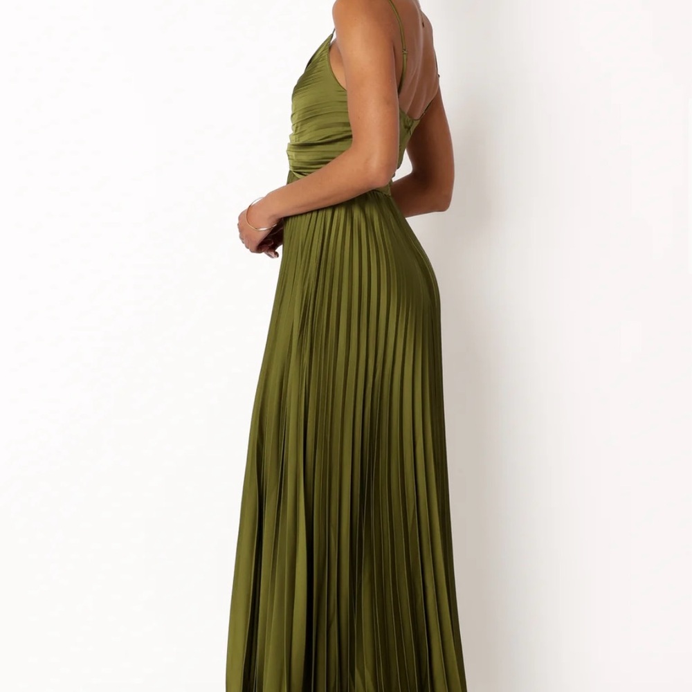 Petal & Pup Olive Green Maxi Dress - Picture 2 of 6